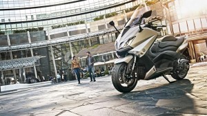 MotoplatinumBOX, lo Yamaha TMAX permetterà di risparmiare su RC e F/I