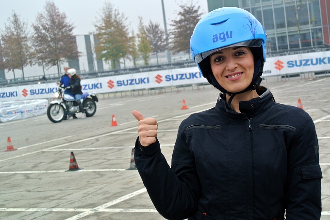 أكدت شركة سوزوكي إيطاليا الشراكة مع Donneinsella لدورات ركوب الدراجات النارية