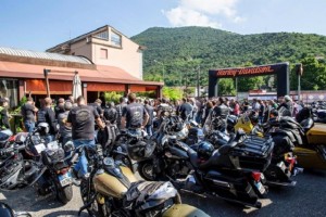 جولة Dark Custom Tour Harley-Davidson Italia تصل إلى CHRONO ALPS500