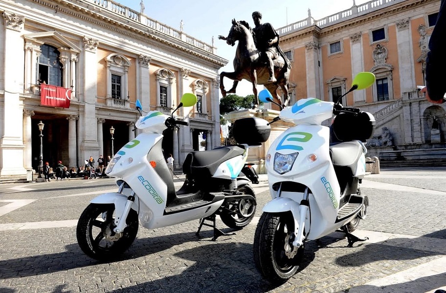 Il servizio di Scootersharing, eCooltra, festeggia i 100 mila utenti in Europa