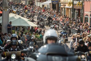 Europäische Fahrradwoche: Rock und Motoren für eine Party mit 125.000 Menschen