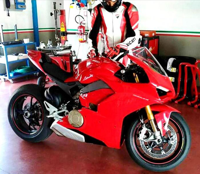 Ducati V4: This could be the definitive version of the Desmosedici Stradale - PHOTO