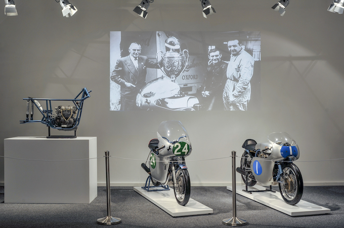 Il Museo Ducati ospita la mostra “Le Bicilindriche Desmo del giovane Hailwood”