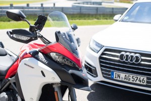 Ducati e Audi al lavoro per  facilitare la comunicazione tra moto e auto