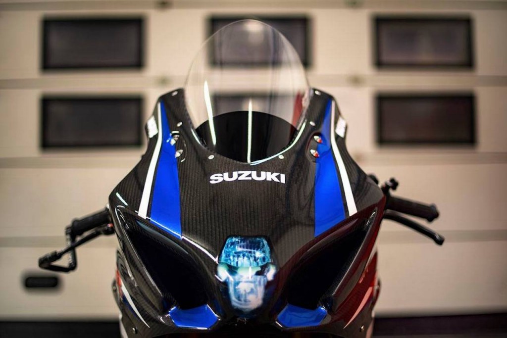Suzuki GSX-R 1000: tanto carbonio per sognare la pista