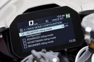 BMW Motorrad: presentato un kit iRace per la potente S 1000 RR