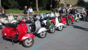 Genova: ordinanza limita la circolazione a veicoli di vecchia generazione come la storica Vespa