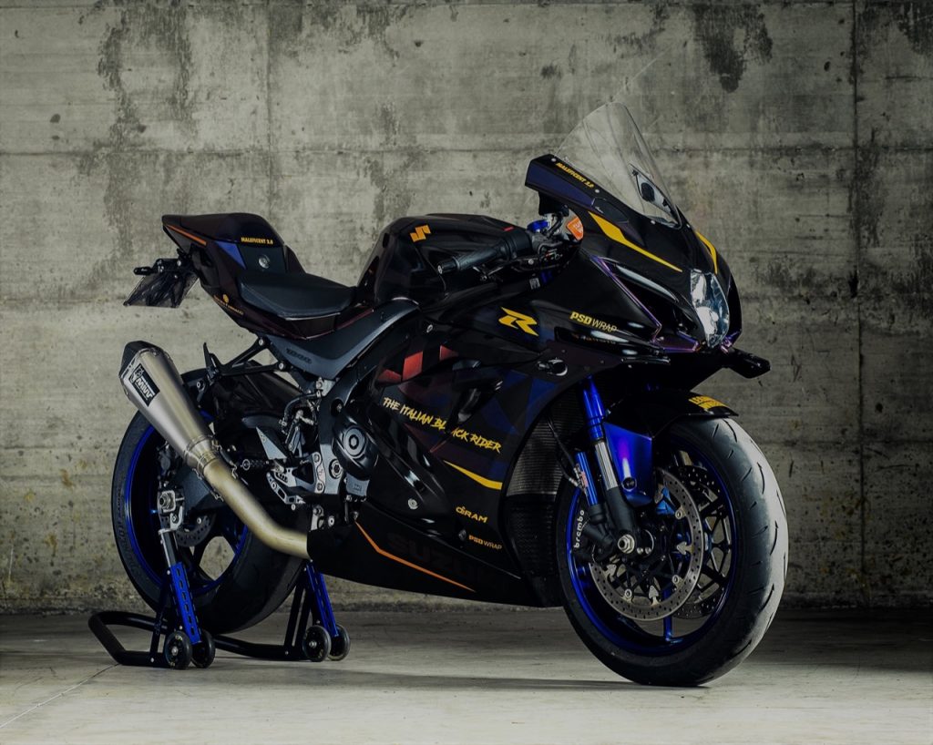 Suzuki: eine Perspektive der begehrten GSX-R1000R des italienischen Black Rider-Botschafters