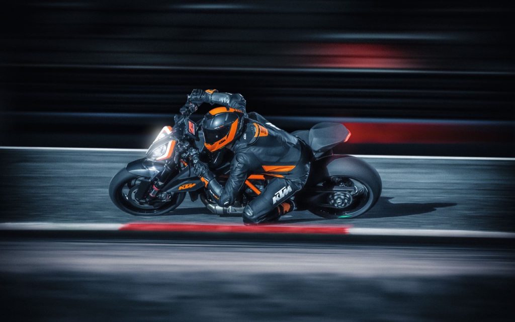KTM 1290 Super Duke R: images from the international launch of the new "Beast" [VIDEO]