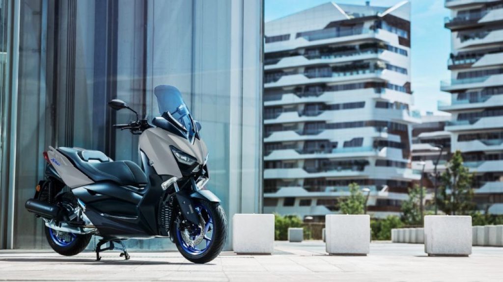 Yamaha XMAX 125: motore monocilindrico Euro 5 e nuovi colori per il 2021