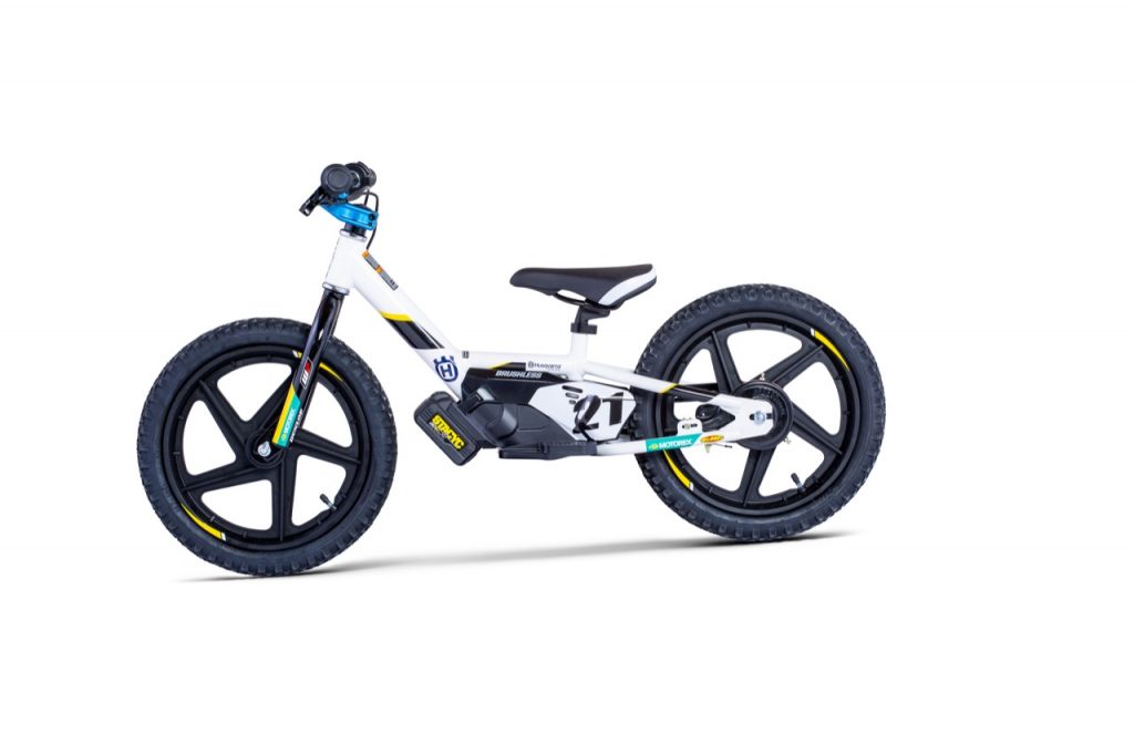 Husqvarna 摩托车：两款针对小型爱好者的电动平衡自行车 [照片]