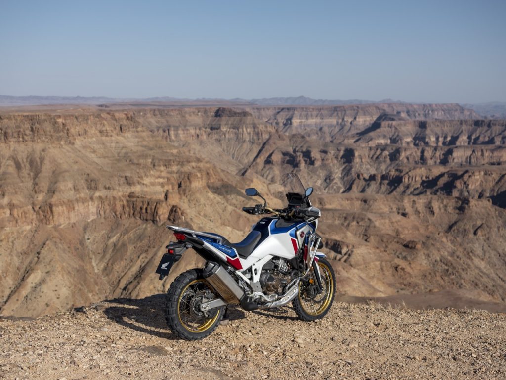 Honda CRF1100L Africa Twin: agility tests like in extreme enduro [VIDEO]