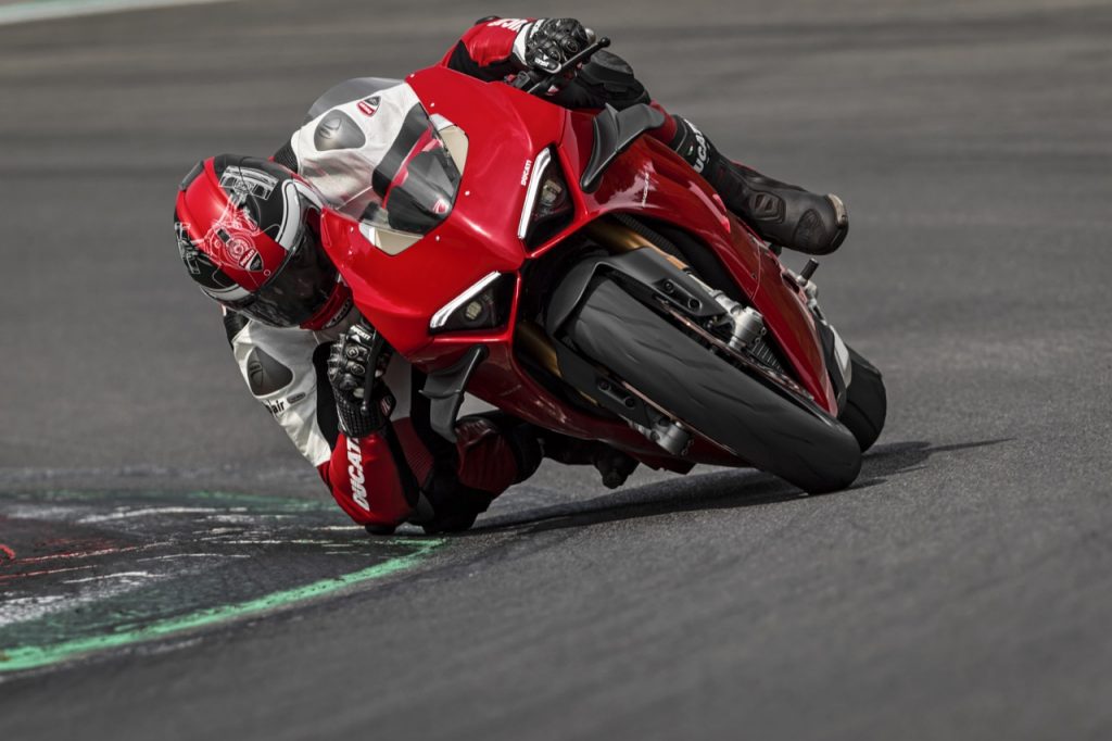 Ducati Panigale V4: un approfondimento sul Cornering ABS Front Only [VIDEO]