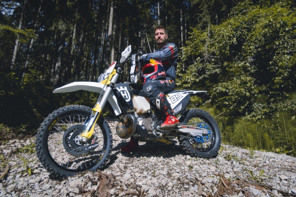 Husqvarna Motorcycles: il campione di sci Marcel Hirscher al Romaniacs Hard Enduro Rallye