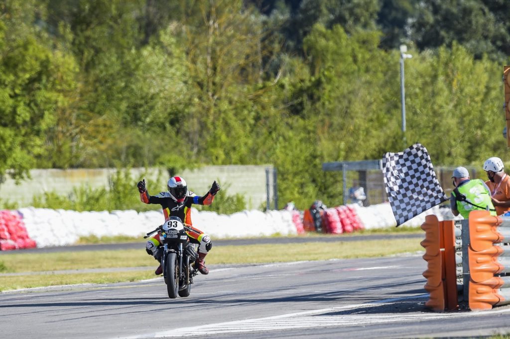 Coupe d'Europe Moto Guzzi Fast Endurance : double succès à Magione pour l'équipe Altinier Motorsport & Biker's Island