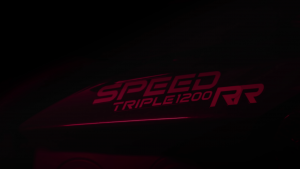 Triumph Speed Triple 1200 RR: un nuovo accenno in vista della presentazione [VIDEO]