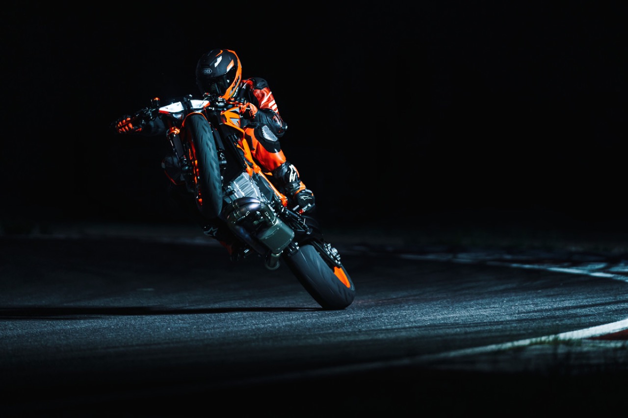 KTM, “Naked November”: an initiative to launch the new 2022 models