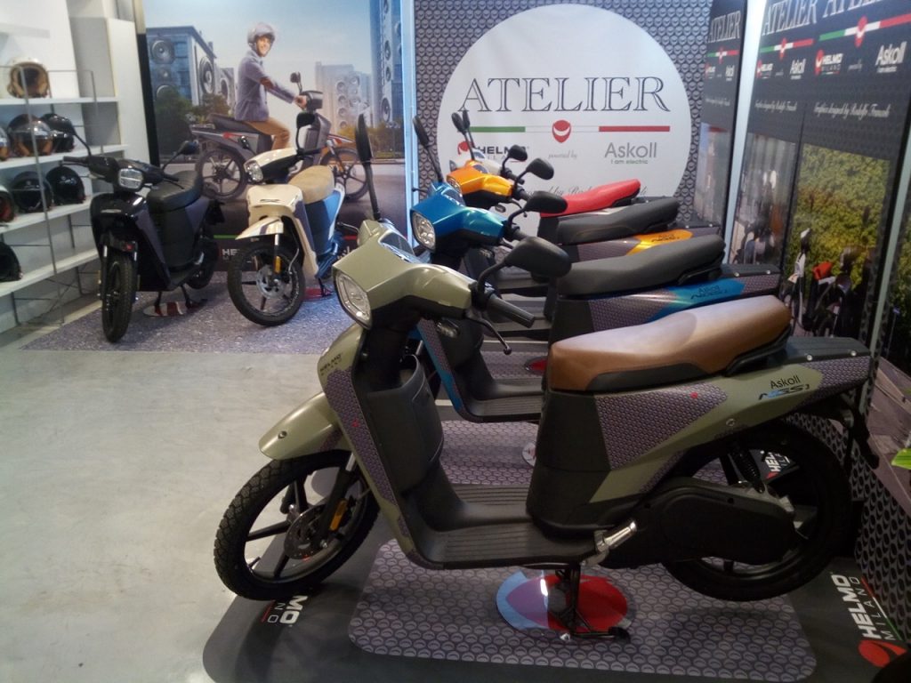 Atelier Helmo Milano powered by Askoll: una personalizzazione su misura degli scooter elettrici NSG