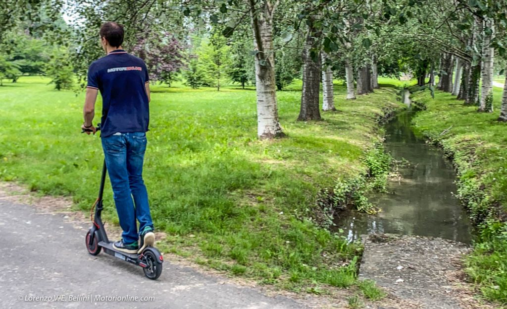 Elektrische scooters: kunnen circuleren op fietspaden of fietspaden buiten woonwijken