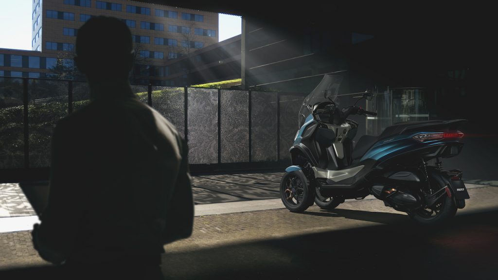 Piaggio MP3: il rinnovato scooter a tre ruote con sistemi di assistenza alla guida ARAS