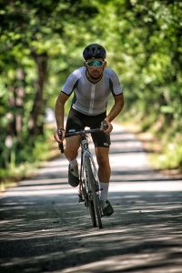 SIXS Serra Jersey e Free Short: una combinazione maglia e pantalone per gli appassionati di ciclismo