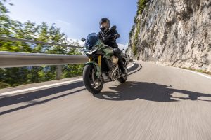 Moto Guzzi V100 Mandello: un design che proietta in avanti [VIDEO]