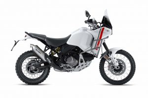 Hp Corse SP-1 Evo Short e Ducati DesertX: potenza e sonorità per esploratori