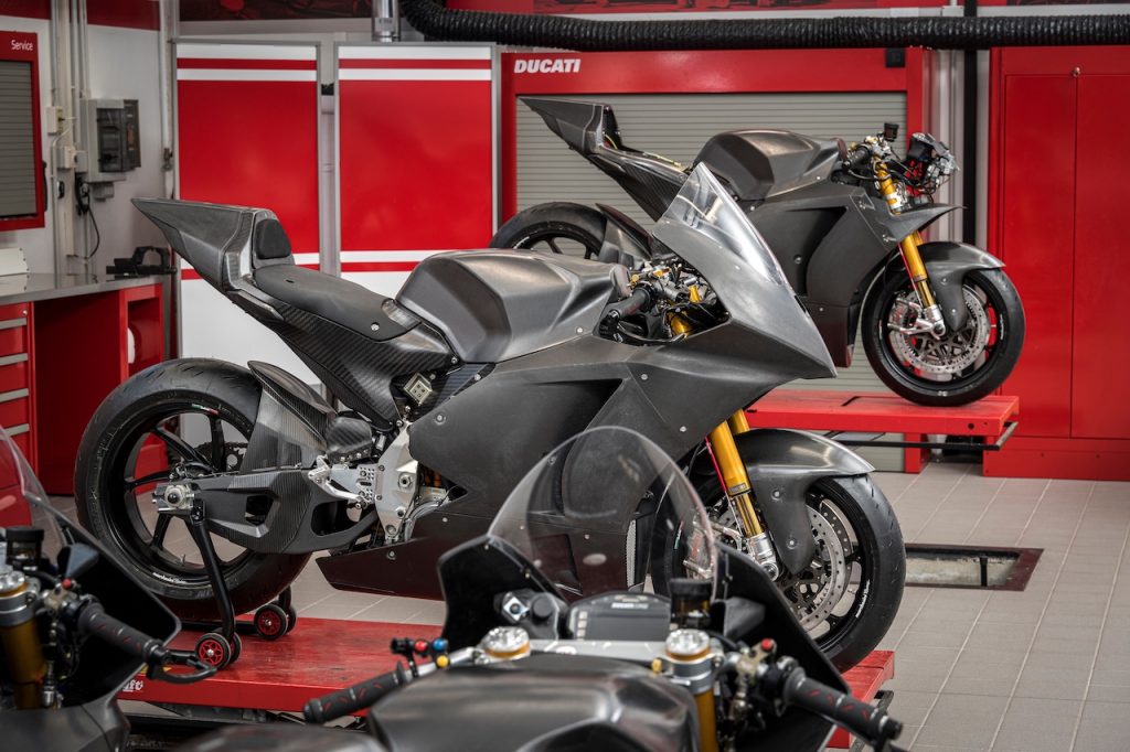 Ducati: pronti per metà febbraio gli esemplari per il Mondiale MotoE del 2023