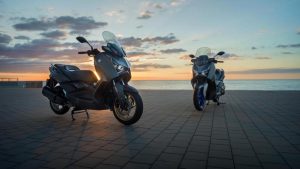 Yamaha XMAX 300 e XMAX 300 Tech MAX 2023: design rinnovato e contenuti tecnologici