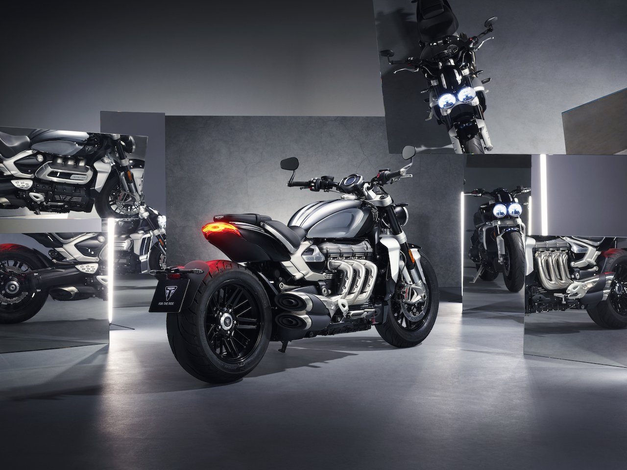 Triumph Rocket III vs