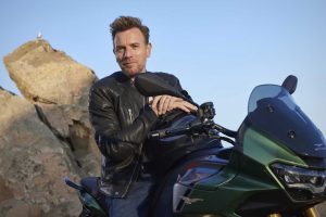 Moto Guzzi: la passione per lo storico marchio dell’attore Ewan McGregor e la V100 Mandello