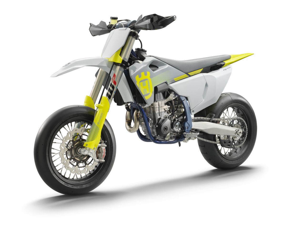 Husqvarna 450 Supermoto Wheelie