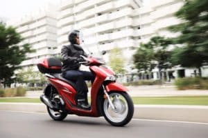 Mercato moto Italia 2023: tris Honda in vetta, la più venduta è la SH125