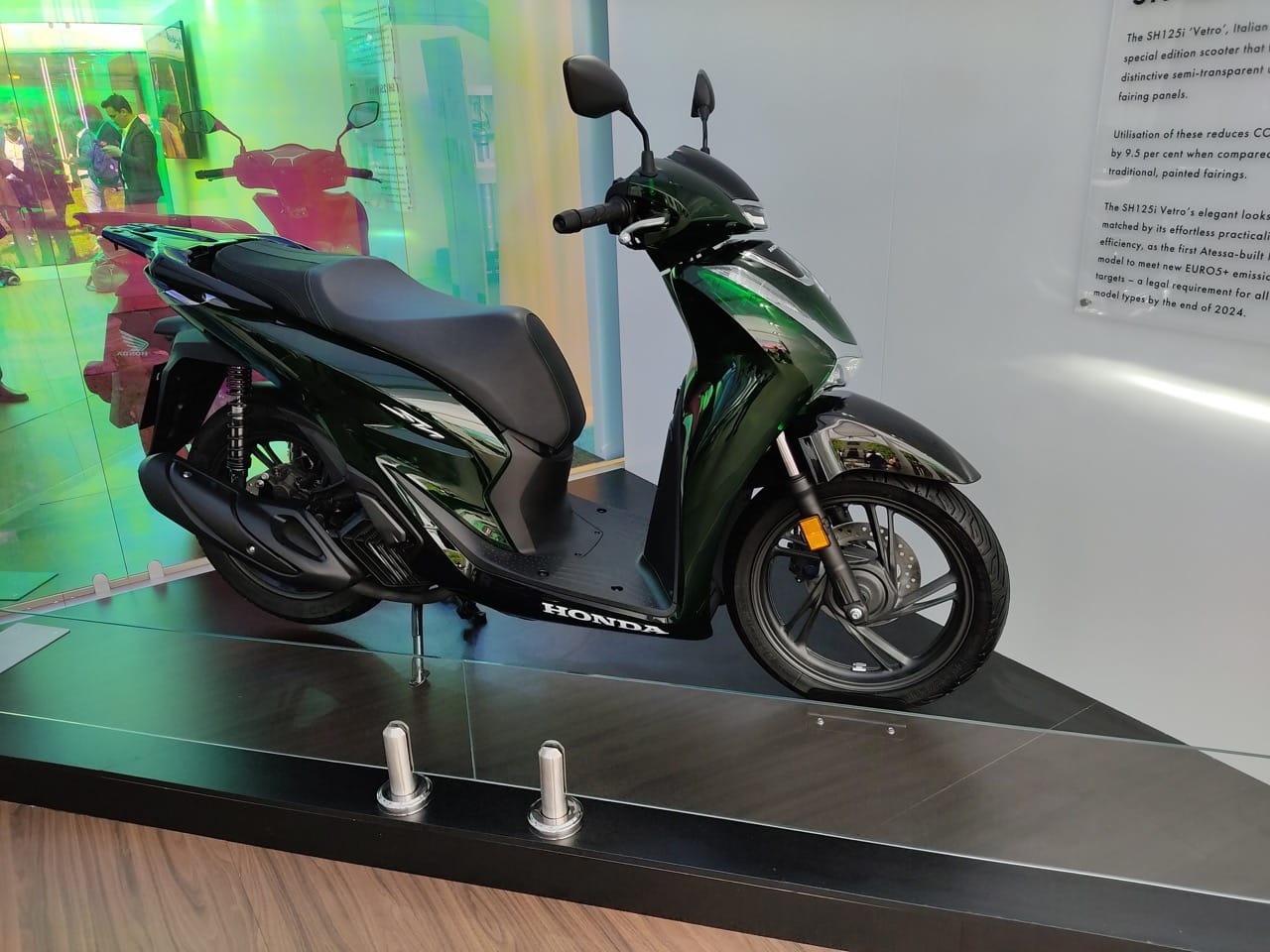 Honda SH125i Vetro: lo scooter sostenibile alla Design Week [FOTO]