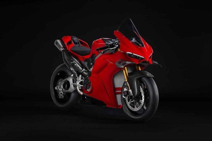 Ducati Panigale V4 e V2: gli accessori Ducati Performance per dominare la pista [FOTO]