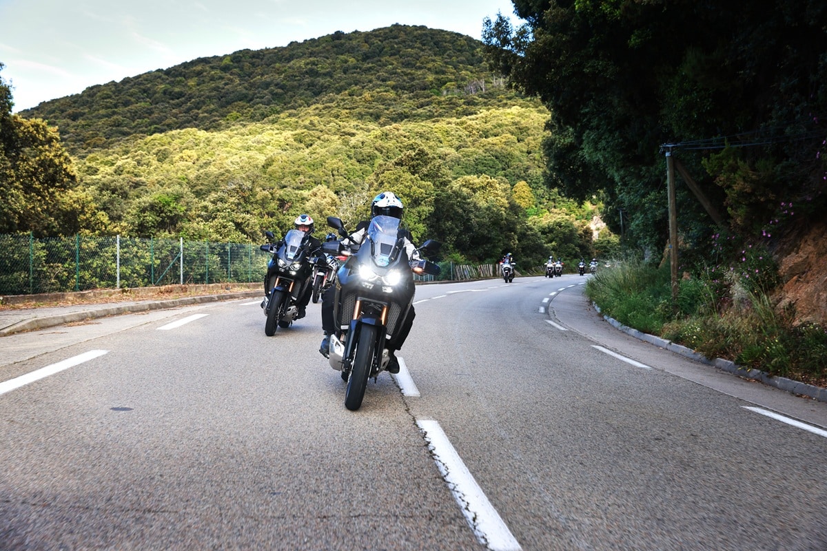 Honda: torna il viaggio in Corsica tra curve, relax e natura [FOTO]