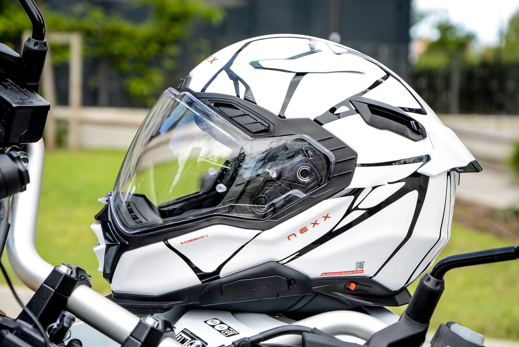 NEXX X.WST3: Il Casco portoghese dal “Fattore WOW” [LA PROVA]
