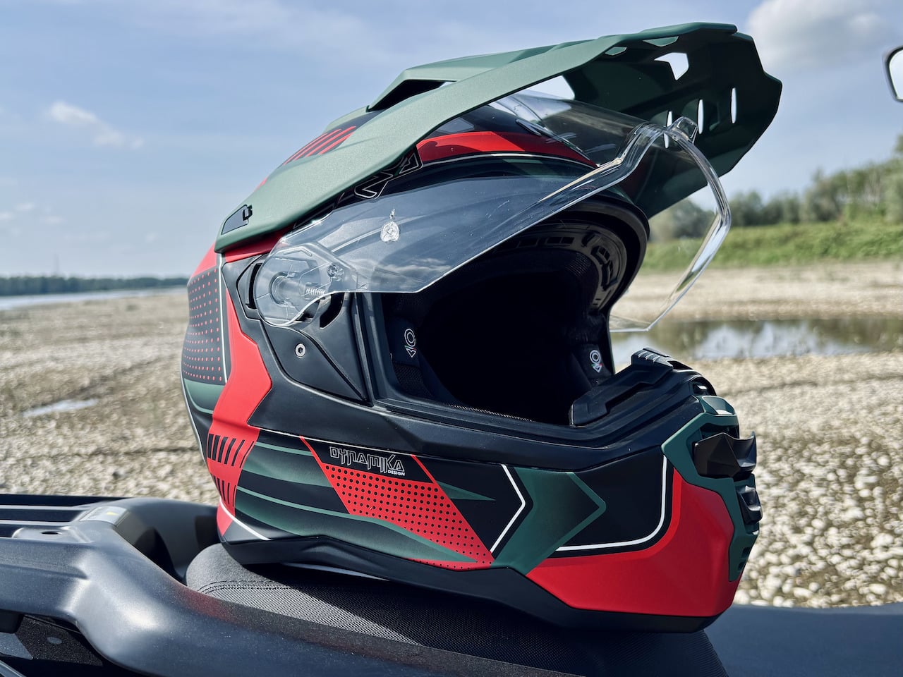Prova NOS NS-9: Casco Dual pronto a tutto!
