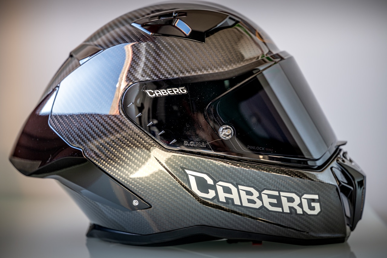 Caberg GP01 Carbon FIM: Il CAsco BERGamasco FIM approved! [PROVA IN PISTA]