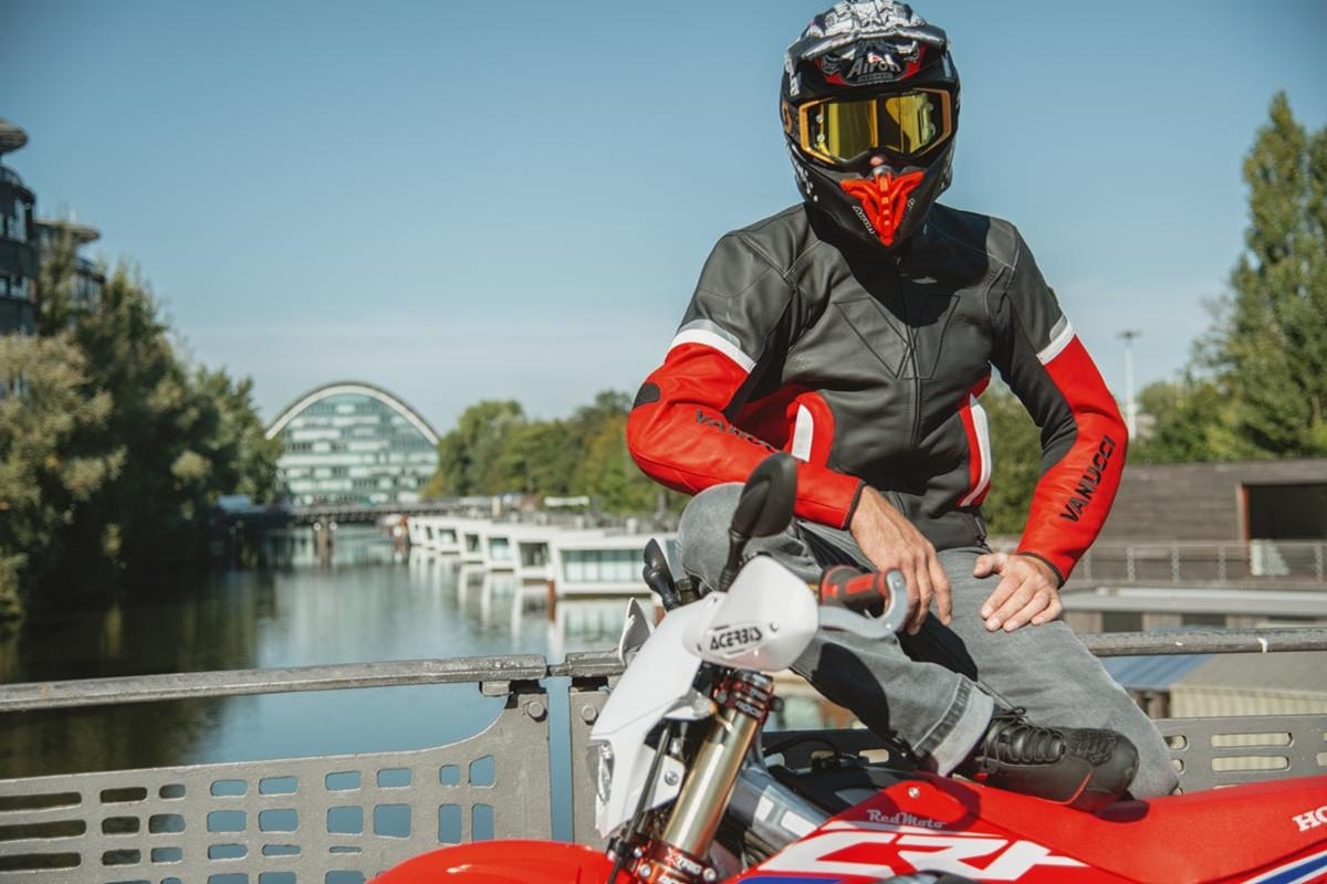 Giacca moto Vanucci VSJ-7: l’eccellenza nel tessile tecnico [FOTO]