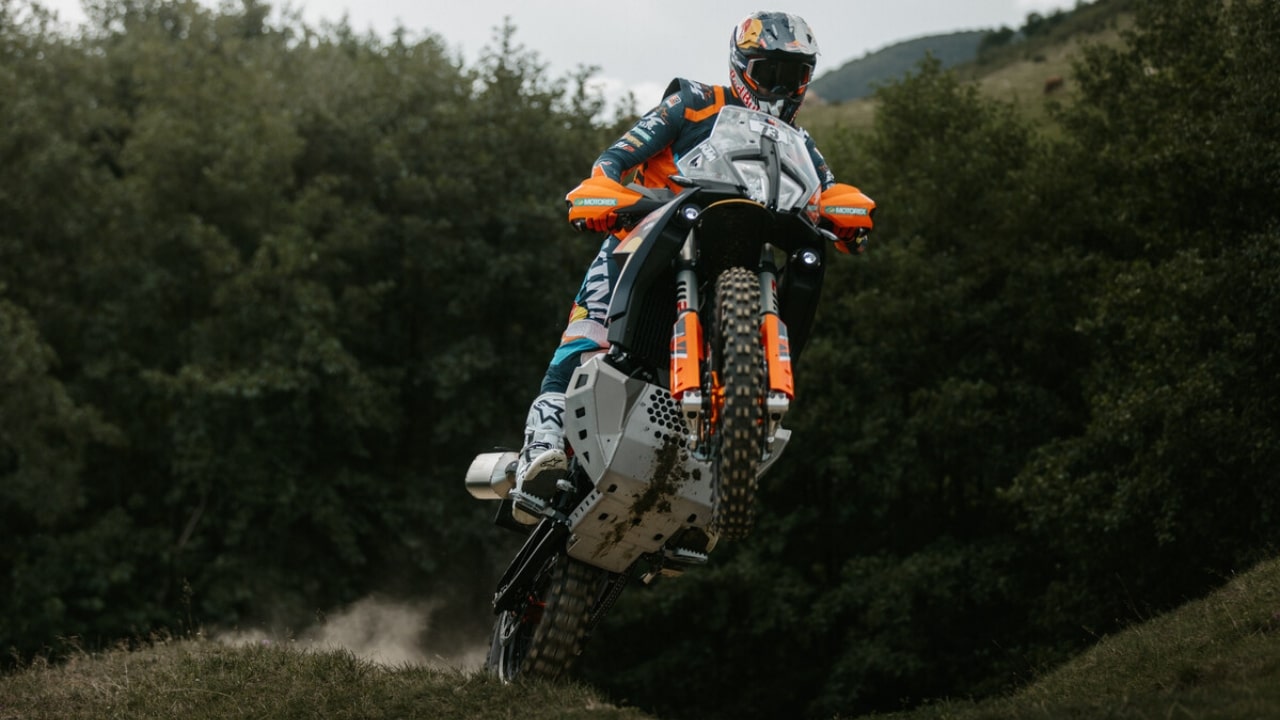 KTM 890 Adventure R Rally 2026: sole 700 moto, al top per l’offroad