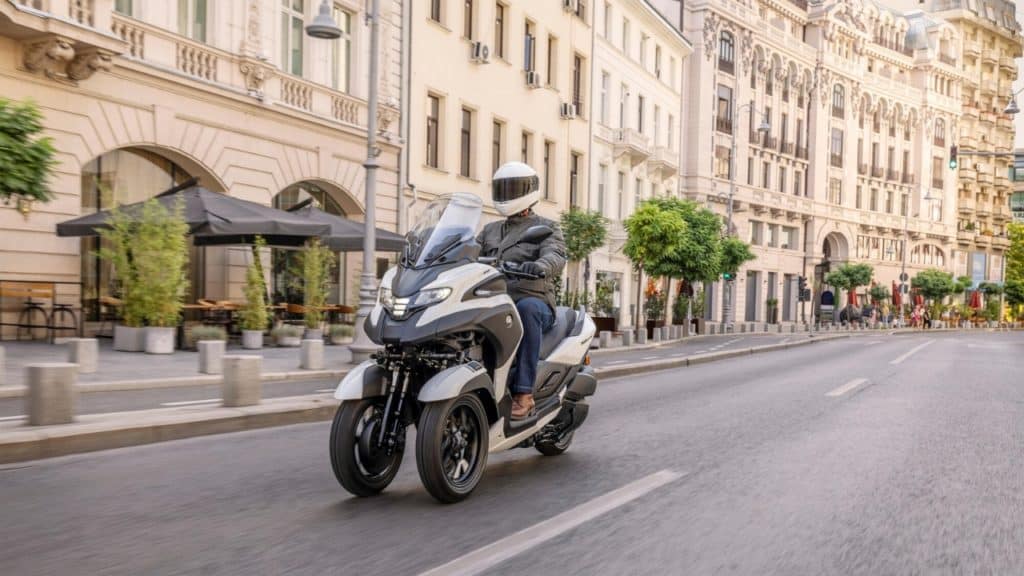 Yamaha Tricity 300 2026: si rinnova il 3 ruote, ora con l’airbag