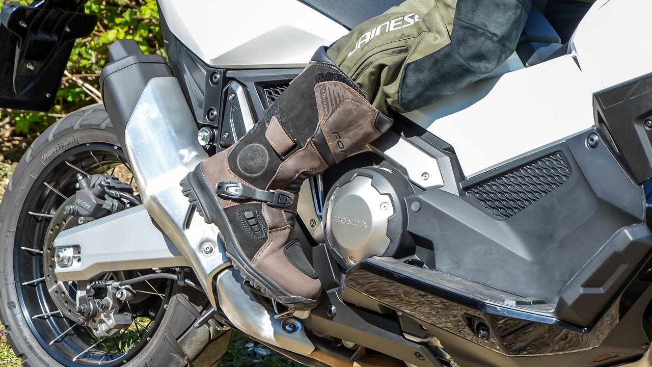 Forma ADV TOURER Dry: equilibrio tra fango, asfalto e libertà [LA PROVA]