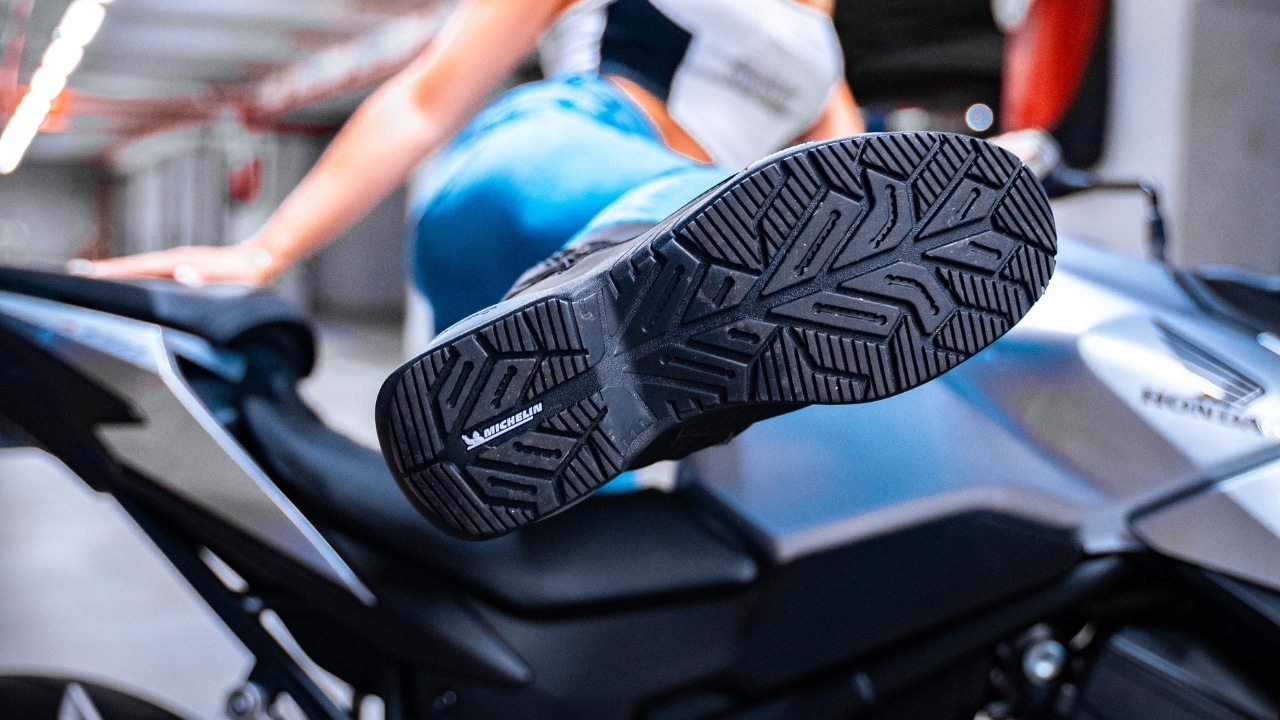 Glyder Dry: il nuovo stivale per moto con suola targata Michelin