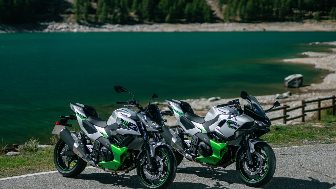 Kawasaki Z7 Hybrid e Ninja 7 Hybrid: nuovi aggiornamenti e prezzi da 6.995 €
