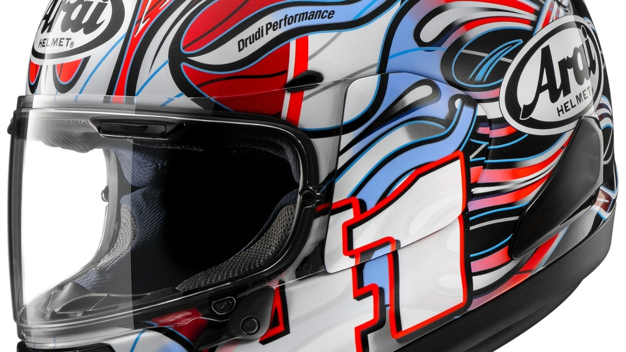Arai RX-7 V EVO Haga WSBK e NOS NS-10 Black Matt: due caschi per motociclisti sportivi Arai RX-7 V EVO Haga WSBK e NOS NS-10 Black Matt: due caschi per motociclisti sportivi