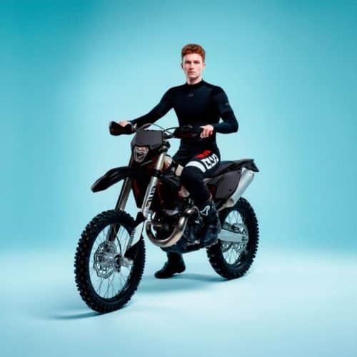 Sixs Light BT V2: l’intimo tecnico ultra leggero per affrontare il caldo in moto