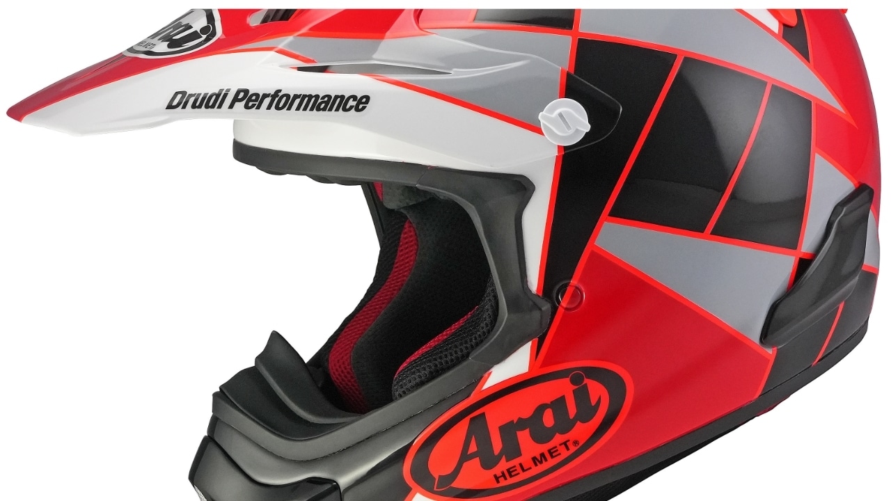 Arai MX-V EVO e NOS NS-14: caschi che puntano su sicurezza, comfort e innovazione