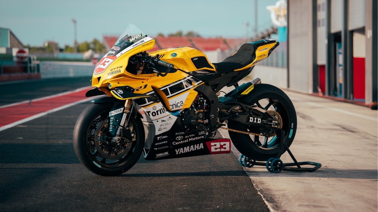 Yamaha celebra Kenny Roberts a Misano con la storica livrea Yellow Yamaha celebra Kenny Roberts a Misano con la storica livrea Yellow