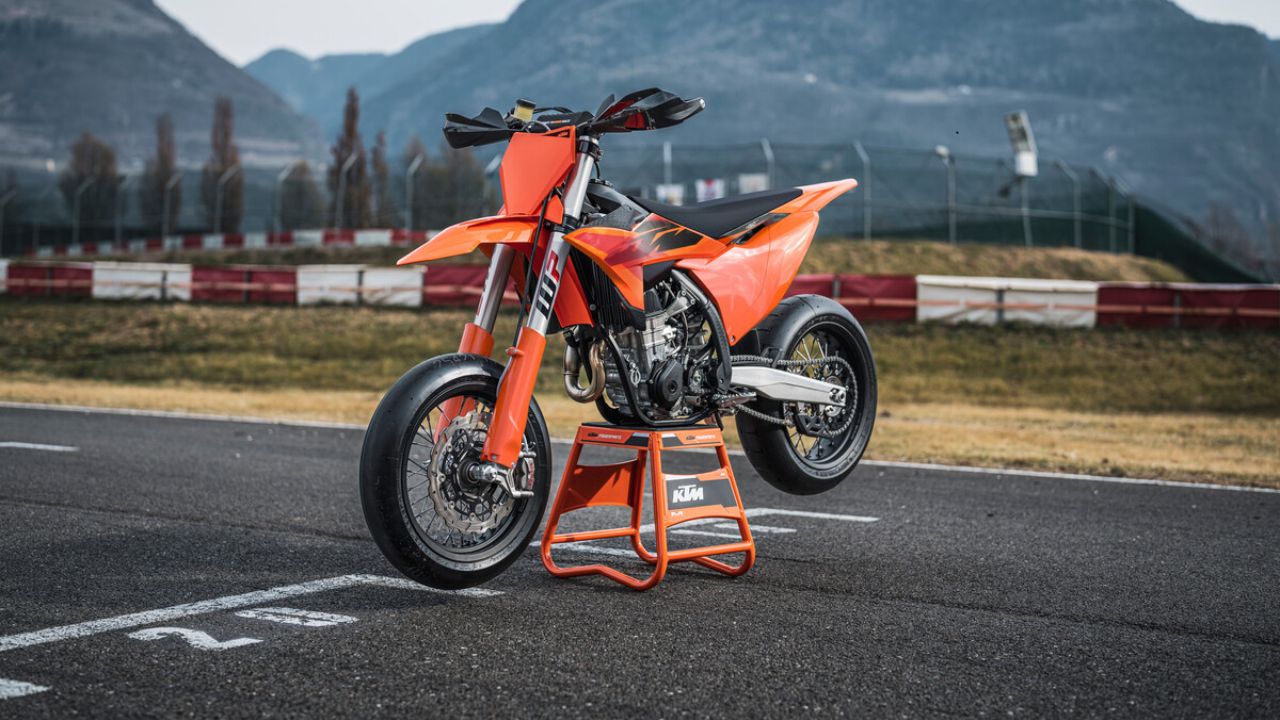 KTM 450 SMR 2027, nuova versione: prezzo e caratteristiche
